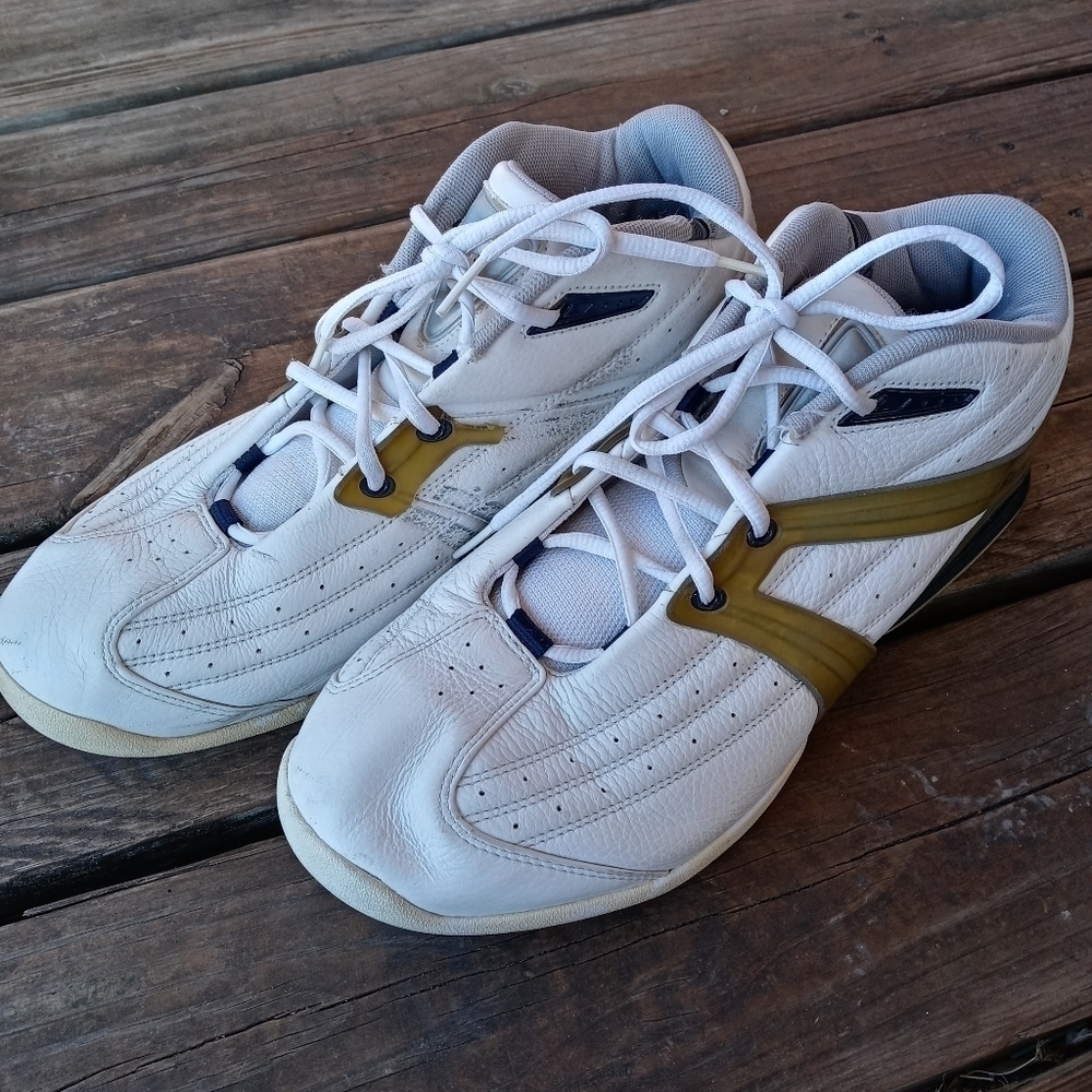 Redbok men's RB 311 PYE 4-103943. White leather. Sz 12. Plasic decals missing. S
